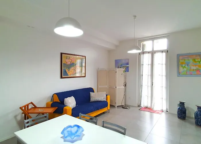 In Near Maggiore شقة