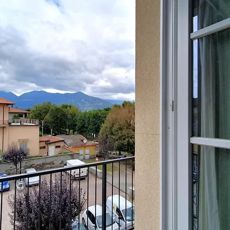 In Near Maggiore Apartment